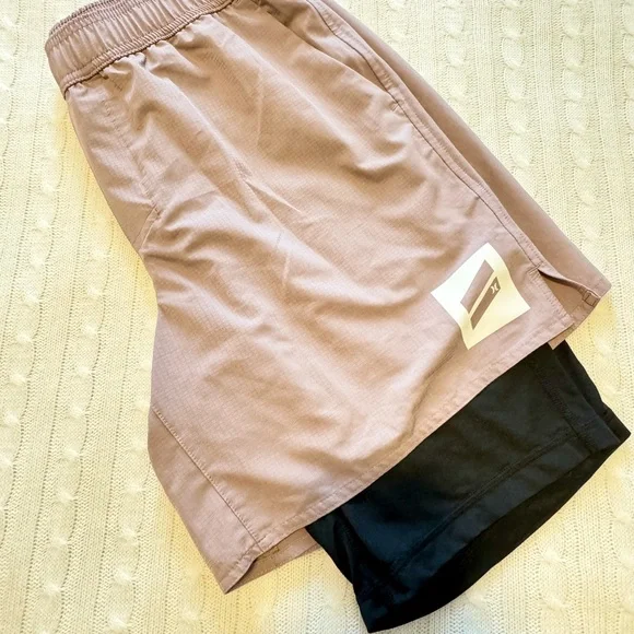 HURLEY Men's Two-Tone Athletic Large Shorts - Picture 4 of 9